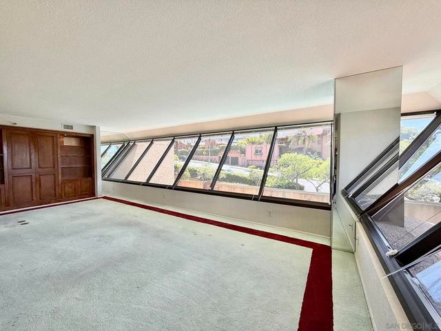 230 W Laurel St 204, San Diego, CA 92101