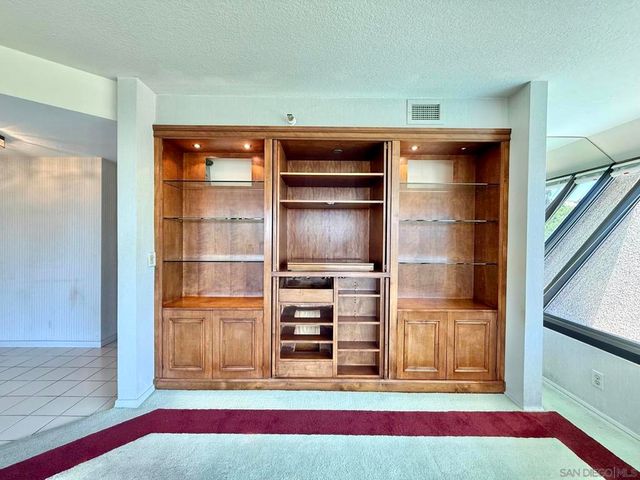 230 W Laurel St 204, San Diego, CA 92101