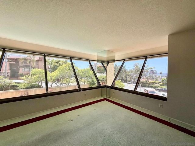 230 W Laurel St 204, San Diego, CA 92101