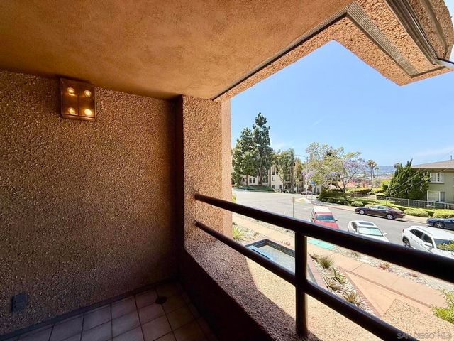 230 W Laurel St 204, San Diego, CA 92101