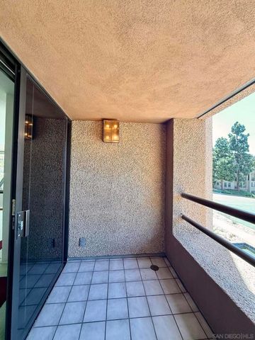 230 W Laurel St 204, San Diego, CA 92101
