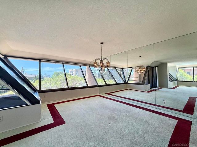 230 W Laurel St 204, San Diego, CA 92101