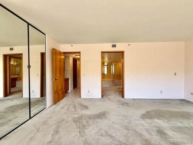 230 W Laurel St 204, San Diego, CA 92101