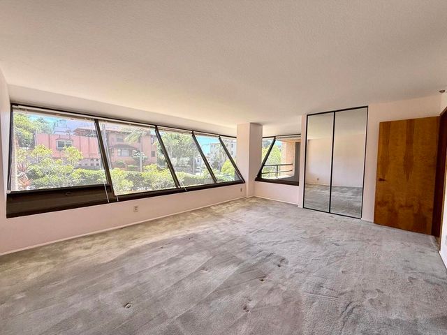 230 W Laurel St 204, San Diego, CA 92101