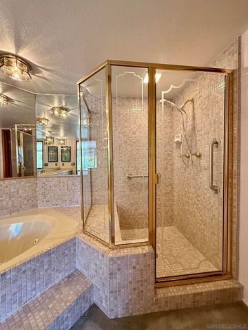 230 W Laurel St 204, San Diego, CA 92101
