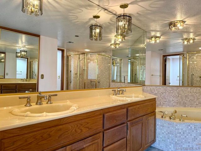 230 W Laurel St 204, San Diego, CA 92101