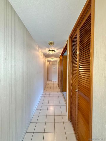 230 W Laurel St 204, San Diego, CA 92101
