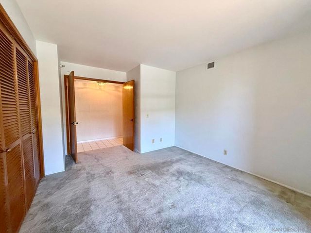 230 W Laurel St 204, San Diego, CA 92101