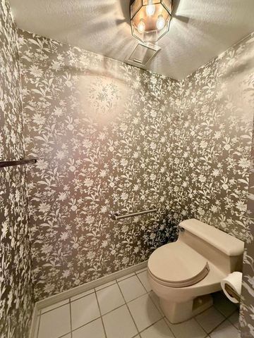 230 W Laurel St 204, San Diego, CA 92101