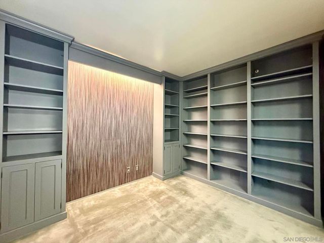 230 W Laurel St 204, San Diego, CA 92101