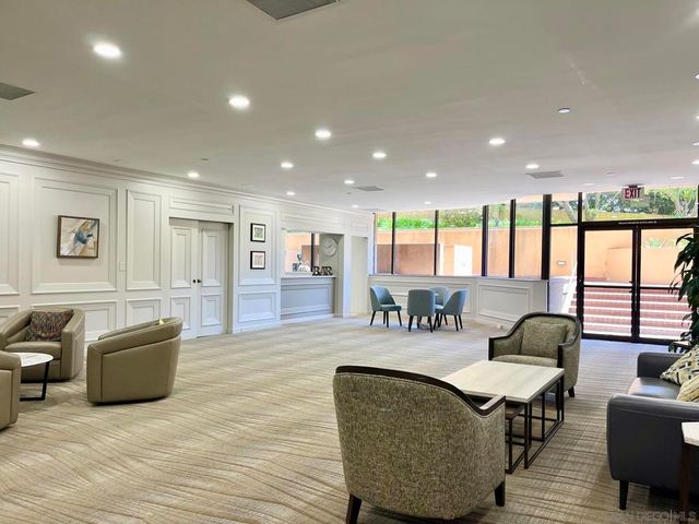230 W Laurel St 204, San Diego, CA 92101