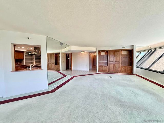 230 W Laurel St 204, San Diego, CA 92101