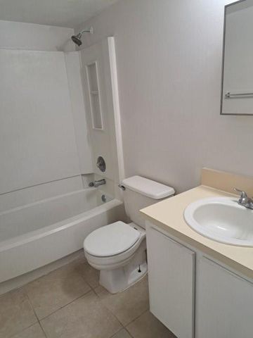 2701 Riverside Drive 311B, Coral Springs, FL 33065