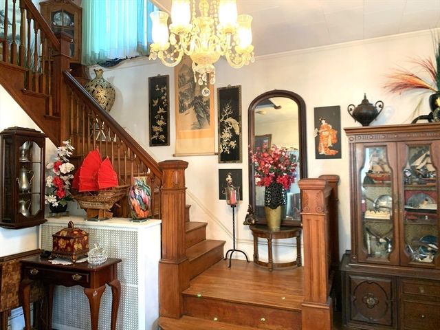 97 Hoyt Avenue, Lowell, MA 01852