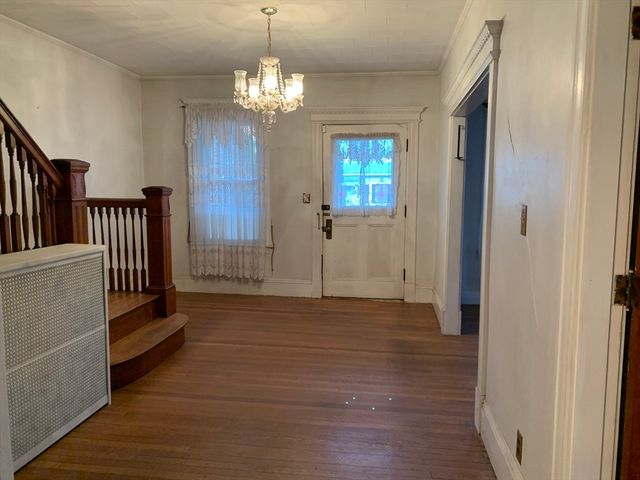 97 Hoyt Avenue, Lowell, MA 01852