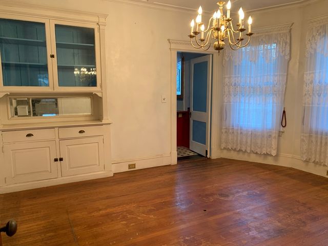 97 Hoyt Avenue, Lowell, MA 01852