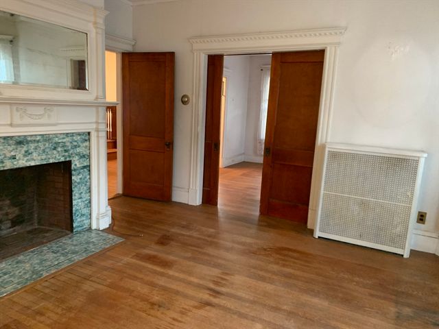 97 Hoyt Avenue, Lowell, MA 01852