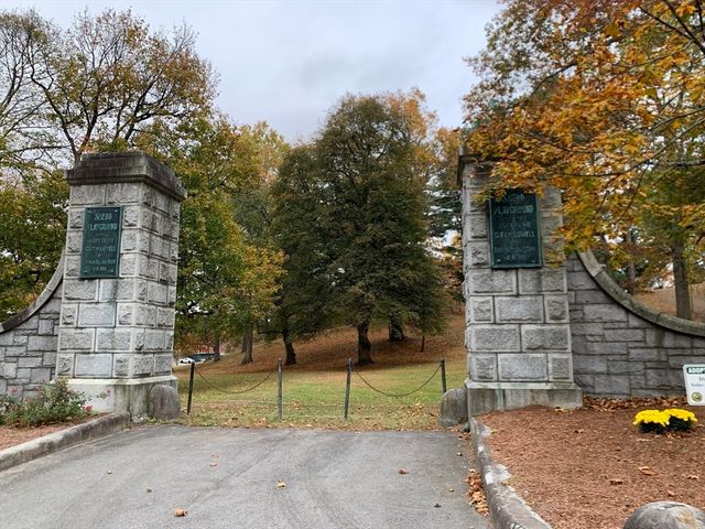 97 Hoyt Avenue, Lowell, MA 01852