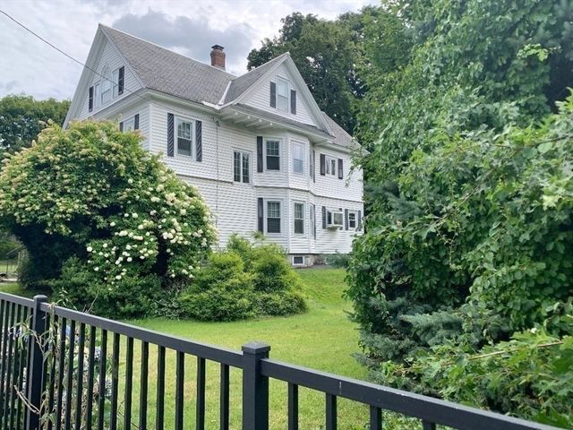 97 Hoyt Avenue, Lowell, MA 01852