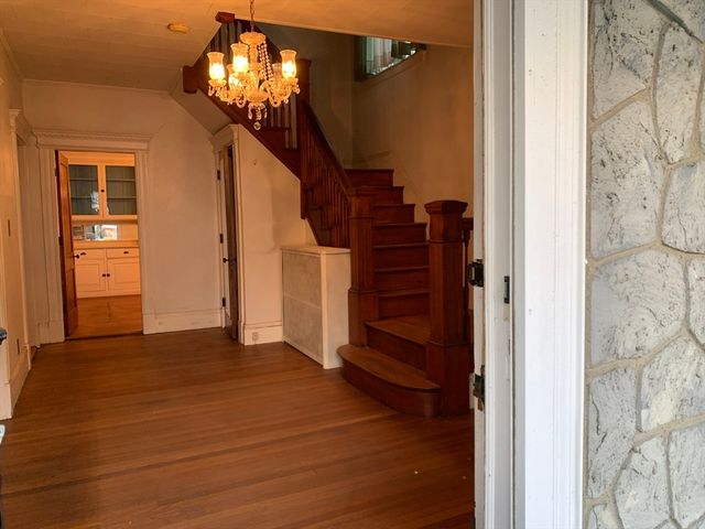 97 Hoyt Avenue, Lowell, MA 01852