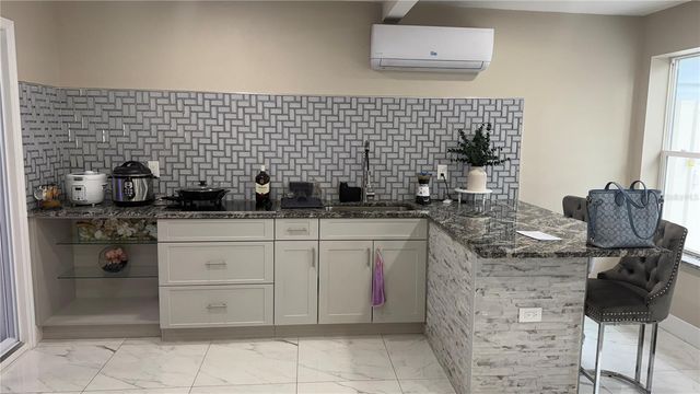 2106 W CLUSTER AVENUE, Tampa, FL 33604