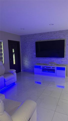 2106 W CLUSTER AVENUE, Tampa, FL 33604