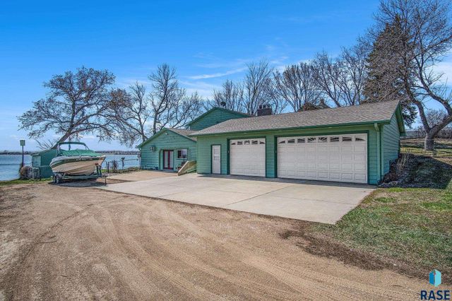 6111 Dakota Ave Avenue, Madison, SD 57042
