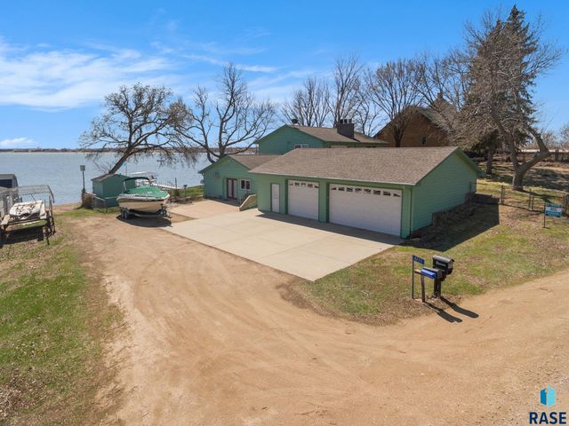 6111 Dakota Ave Avenue, Madison, SD 57042