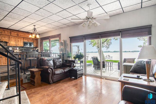 6111 Dakota Ave Avenue, Madison, SD 57042