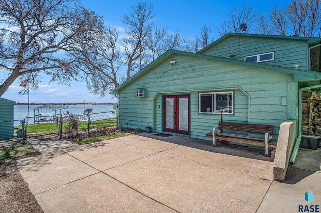 6111 Dakota Ave Avenue, Madison, SD 57042