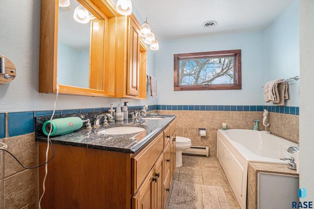 6111 Dakota Ave Avenue, Madison, SD 57042