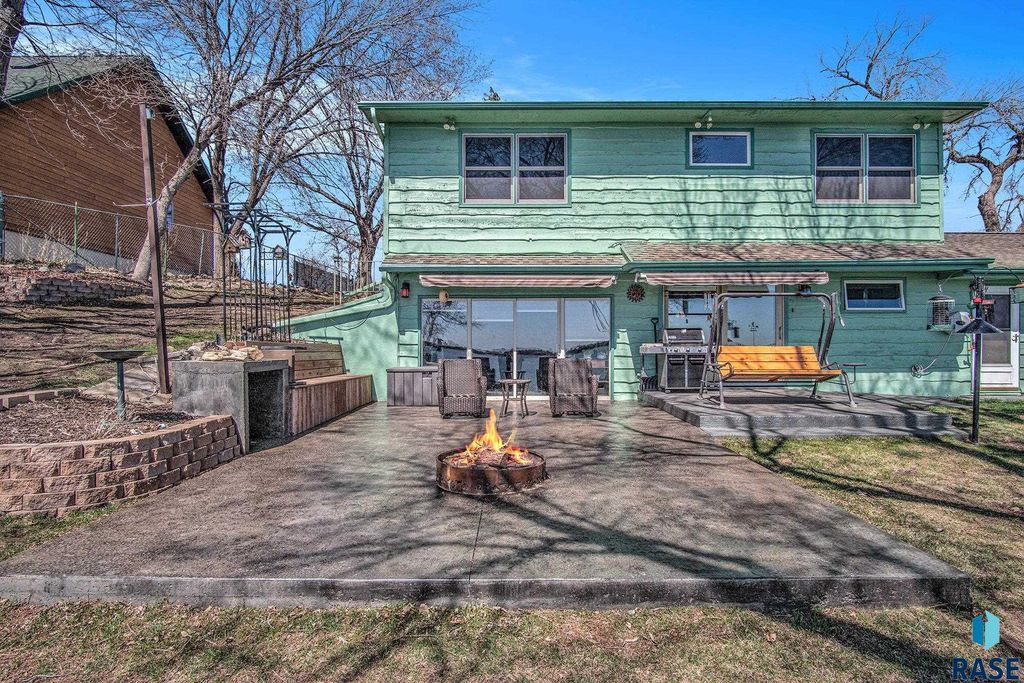 6111 Dakota Ave Avenue, Madison, SD 57042