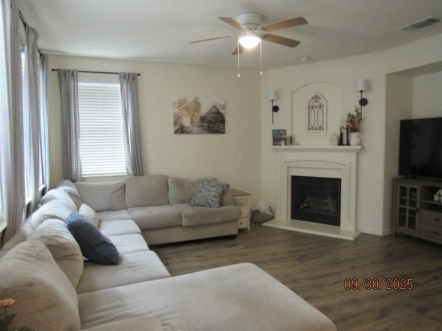 289 Gold King Dr, Valley Springs, CA 95252