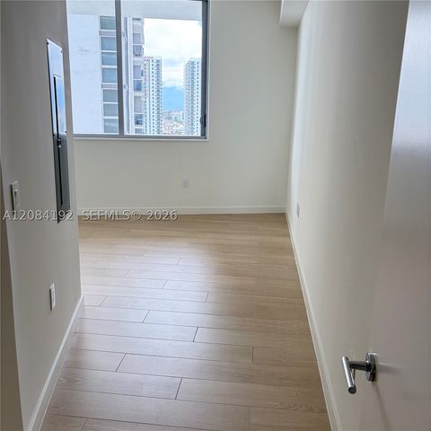 1400 Biscayne Blvd 2003, Miami, FL 33132