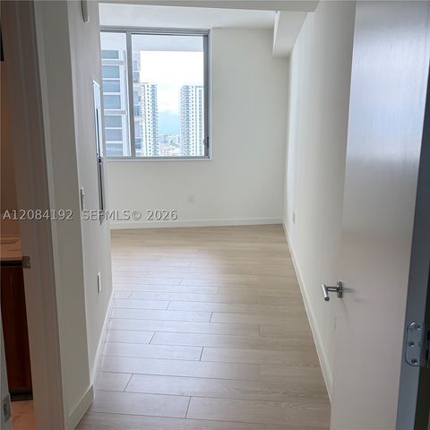 1400 Biscayne Blvd 2003, Miami, FL 33132