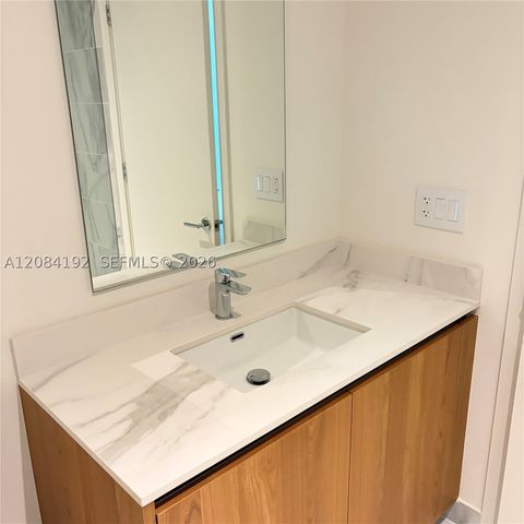 1400 Biscayne Blvd 2003, Miami, FL 33132
