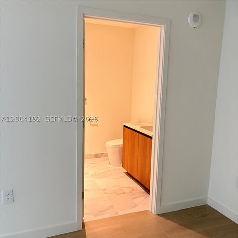 1400 Biscayne Blvd 2003, Miami, FL 33132
