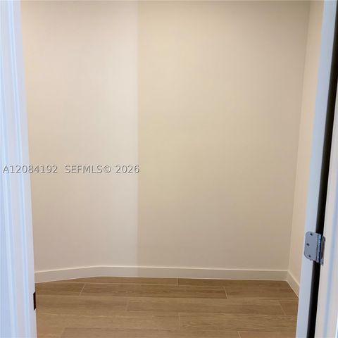 1400 Biscayne Blvd 2003, Miami, FL 33132