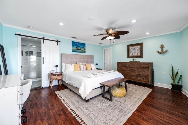 6513 Golf Crest Drive, Galveston, TX 77551