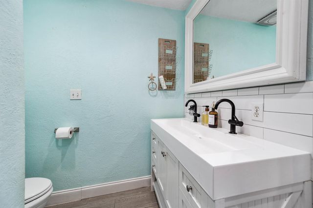 6513 Golf Crest Drive, Galveston, TX 77551