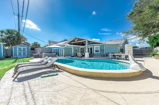 6513 Golf Crest Drive, Galveston, TX 77551
