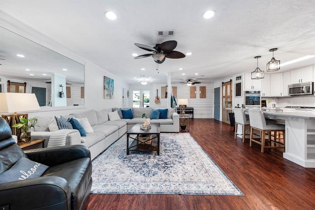 6513 Golf Crest Drive, Galveston, TX 77551