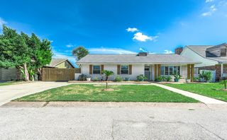 6513 Golf Crest Drive, Galveston, TX 77551
