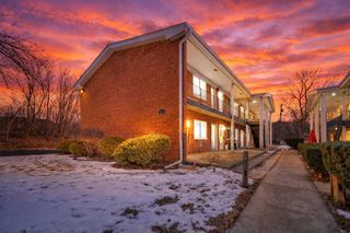 327 N Princeton Avenue 9, Villa Park, IL 60181