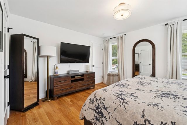 140 Broken Bow Ln, Falmouth, MA 02536