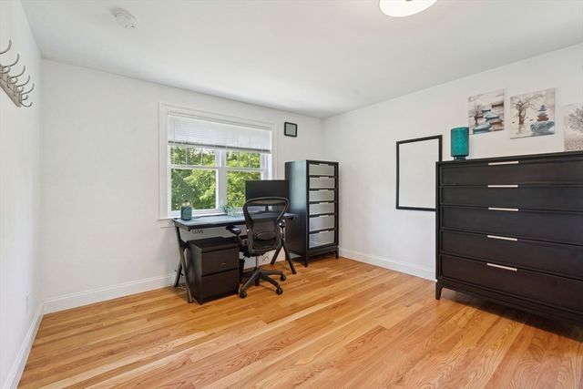 140 Broken Bow Ln, Falmouth, MA 02536
