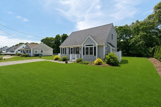 140 Broken Bow Ln, Falmouth, MA 02536