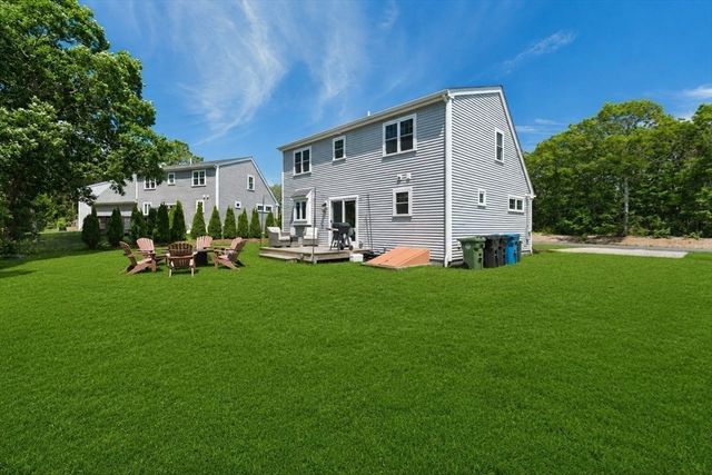 140 Broken Bow Ln, Falmouth, MA 02536