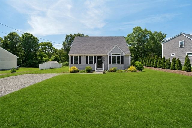 140 Broken Bow Ln, Falmouth, MA 02536
