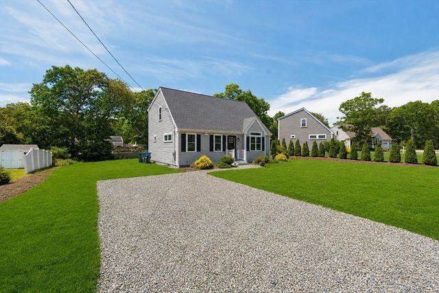 140 Broken Bow Ln, Falmouth, MA 02536